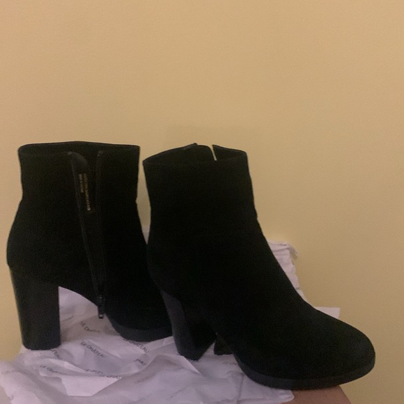 Black heeled boots - Picture 7 of 7